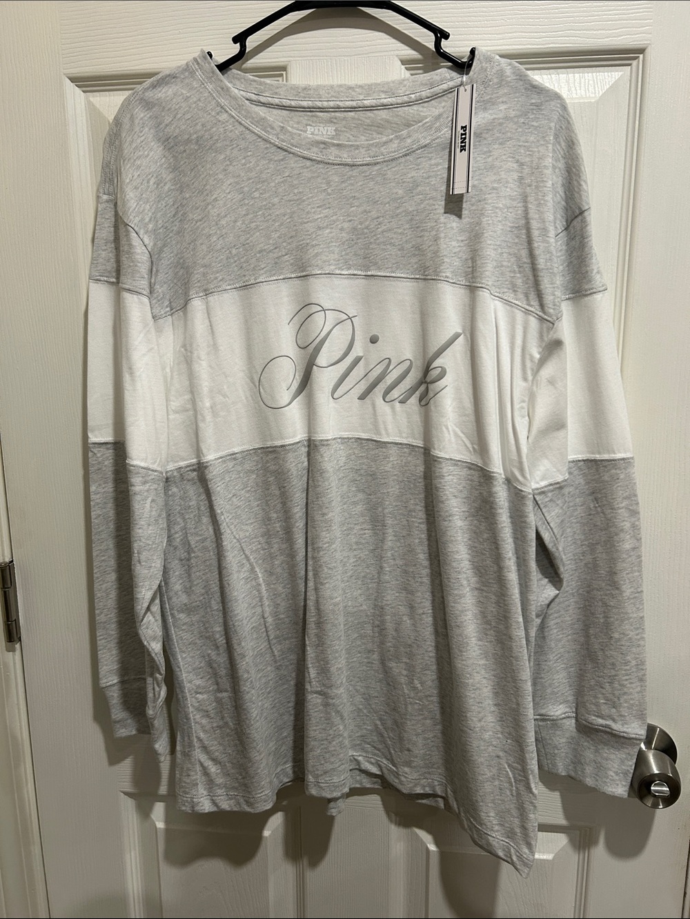 PINK Victoria's Secret by Victoria's Secret Gray & White Long Sleeve Tee